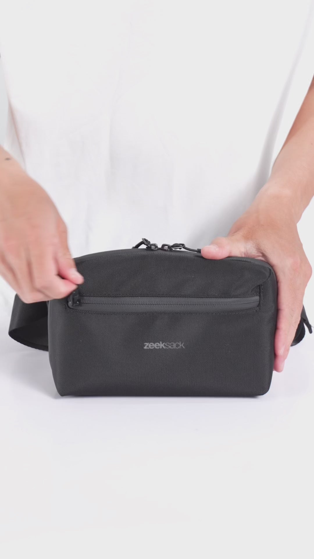 Zeeksack Crossbody Organizer – produktvideo, der viser tasken og dens funktioner.